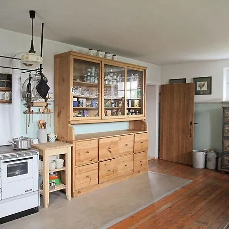 Semesterbostad Rustikales Ferienhaus In Ruhiger Und Idyllischer Lage Theisseil