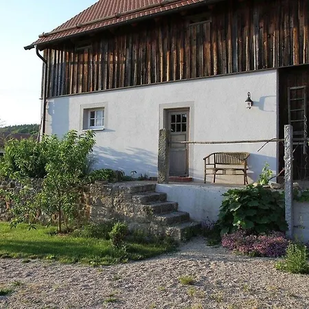 Rustikales Ferienhaus In Ruhiger Und Idyllischer Lage Theisseil
