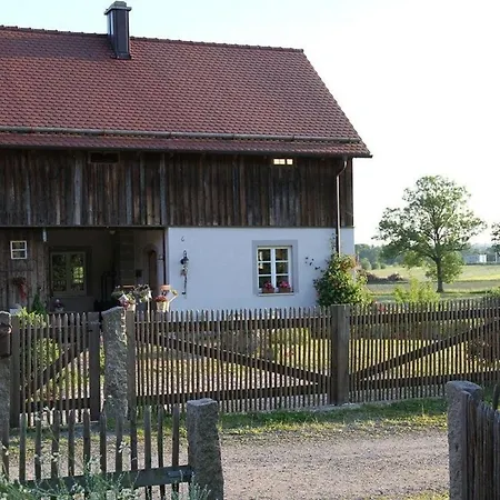 Rustikales Ferienhaus In Ruhiger Und Idyllischer Lage *